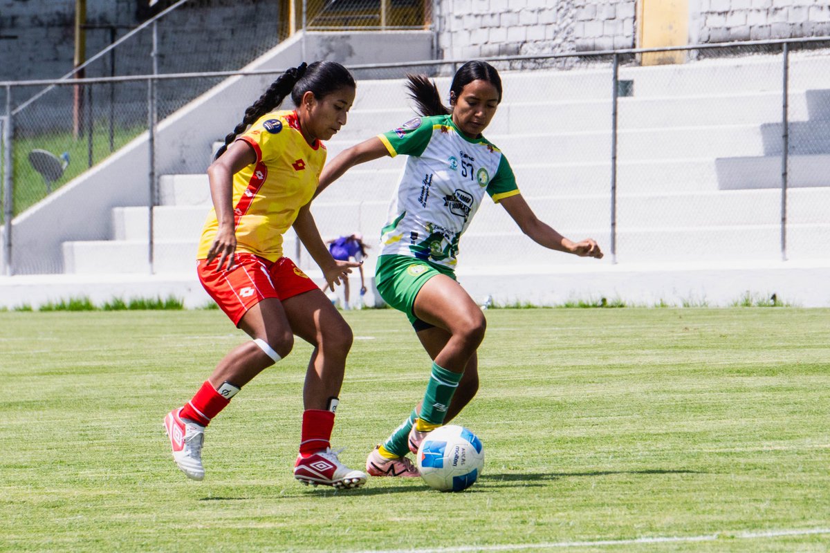 ⚽️📸 De nuestro equipo femenino en la victoria 4x1 ante Bejucal Sport en el Campeonato de Ascenso ⚽️🔝

#AucasFemenino 

💛❤️⚽️👧🏻