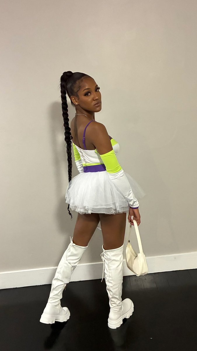 _TeeSavage's tweet image. To Infinity &amp;amp; Beyond 💚🚀 #buzzlightyear #buzzlightyearcostume #toinfinityandbeyond #halloween #halloween2025