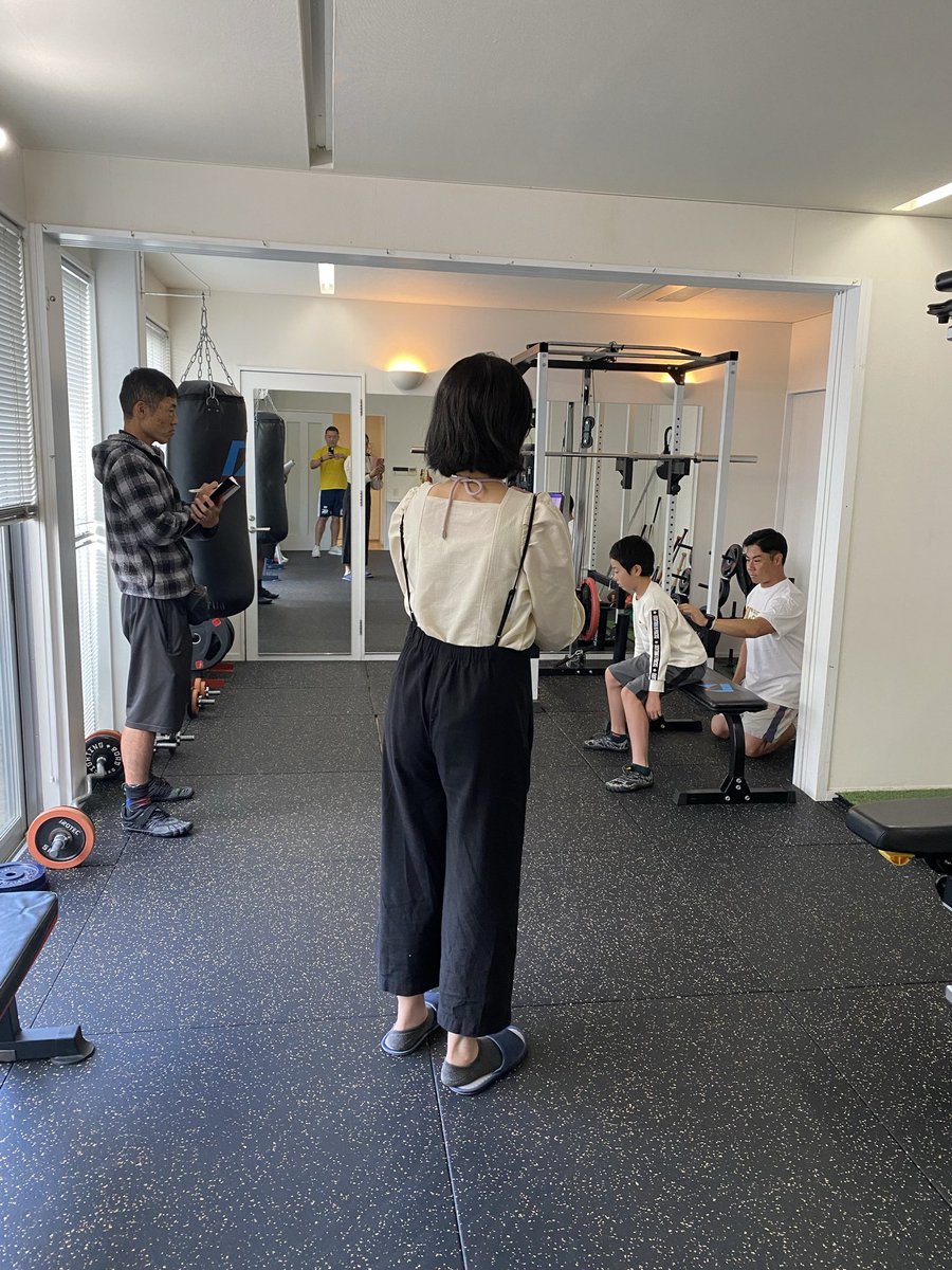 山口から月2回通われる小学5年生の野球少年

インコースを苦なく打てるようになり、足も明らかに早くなってるとの事

今日も朝8時に来られた、、ご両親は日常トレーニングの為にメモを取りながら、、
<a href="/tapiokaBK7/">髙岡久嗣</a>