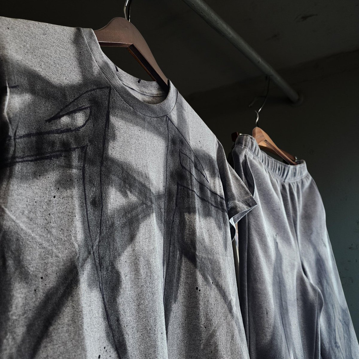 Pang_co_Studio's tweet image. Charred. 
Sold as a Set or individually 
Available on pang.com.co 
#pang #alternative #fashion #sweatpants