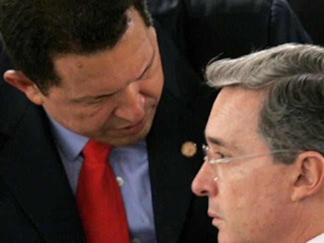 <a href="/petrogustavo/">Gustavo Petro</a> youtu.be/Yh0b8IdV3rI?si…

Cuando Chavez se negò entrar al negocio de bajo mundo que le proponia Uribe, entonces este se fue a EEUU para armarle un montaje a Chavez.
El mismo montaje que le montan hoy dia a PETRO, por desarticular el narcotráfico en COL.

YA SE SABE QUIEN ES QUIEN