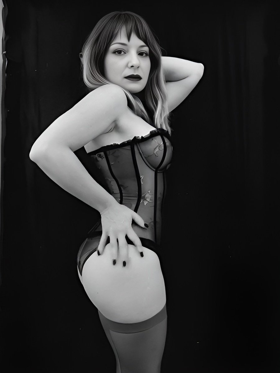 JayDax12's tweet photo. Sexy basque in black & white
#cleavage #cd #m2f #crossdress #boytogirl #mtf #basques #stockingslegs #boobs #transgirls #stockings https://t.co/4CQNvEb3vH