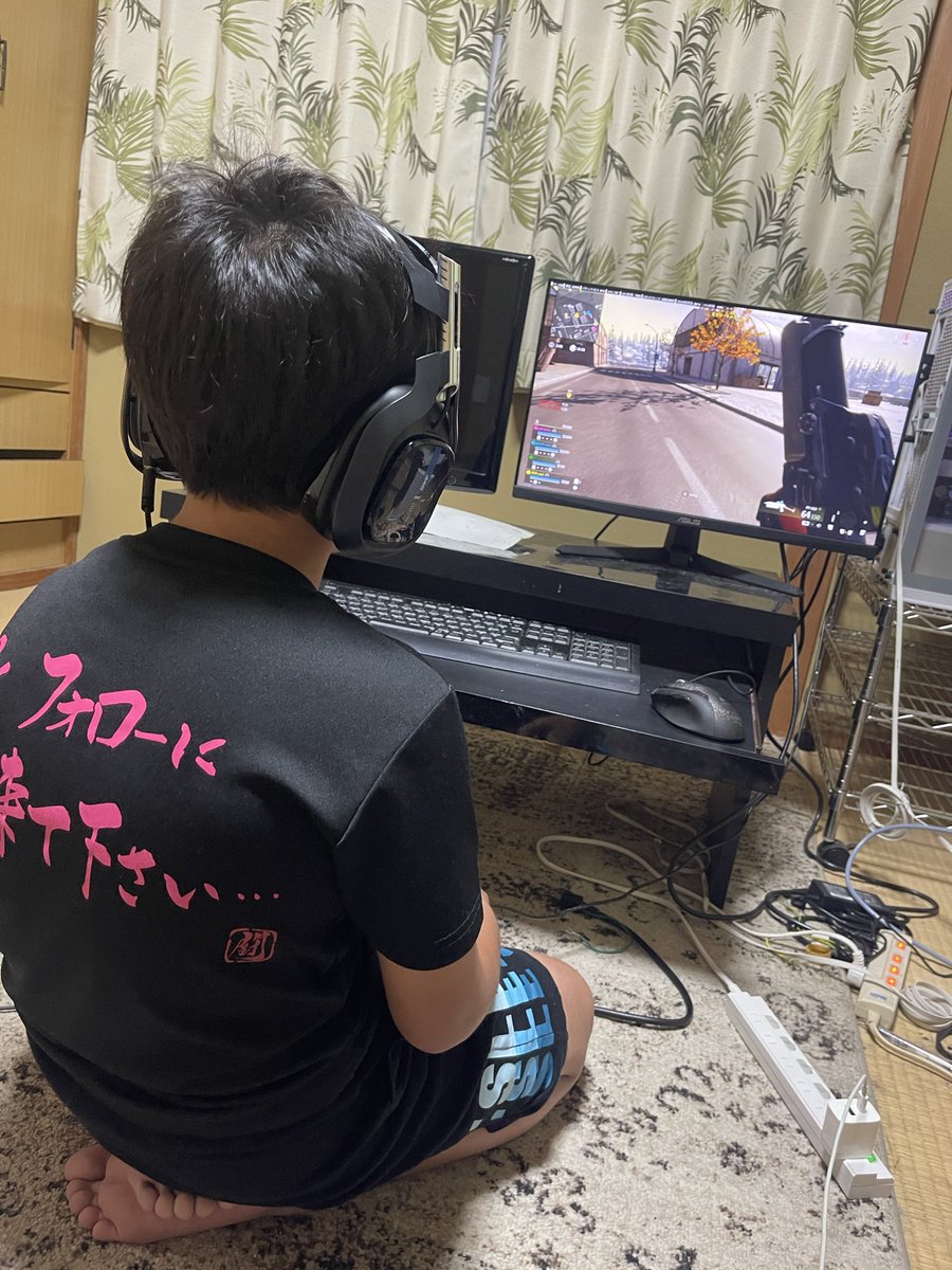 『Call of Duty: Warzone ヴェルダンスク』
デビュー３日目で初ドン勝㊗️
一緒に遊んでくれた
#超ごはんおおもりさん
#なびさん
#Eikaさん
ありがとうございました🙏