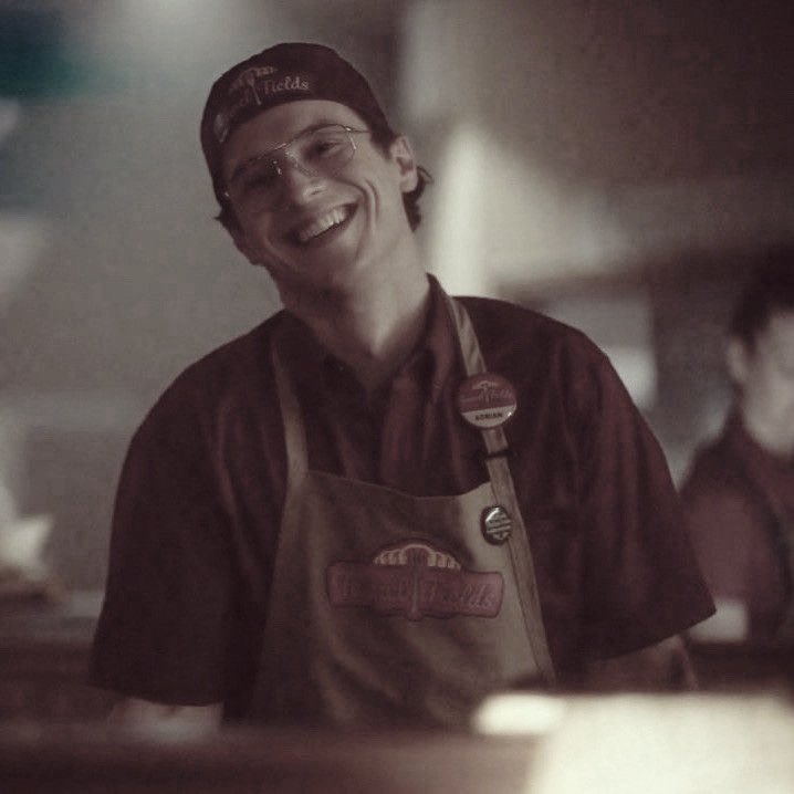 𝓒 𝐿 𝑈 𝑬 𝐿 𝐸 𝓢 𝓢 ˚ tweet media