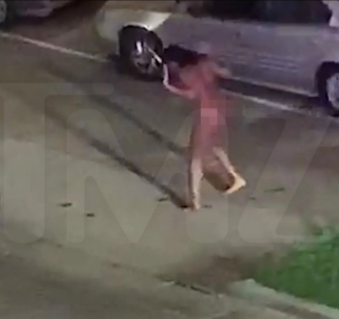 TheQueenIsM3's tweet image. According to Megan thee stallion&apos;s #InHerWords Documentary after she was supposedly shot in the street she immediately fell &amp;amp; crawled into the driveway.  Well, the officer who collected &amp;amp; marked evidence testified to a blood stain. For someone shot in both feet.Oh ok. Free Tory.