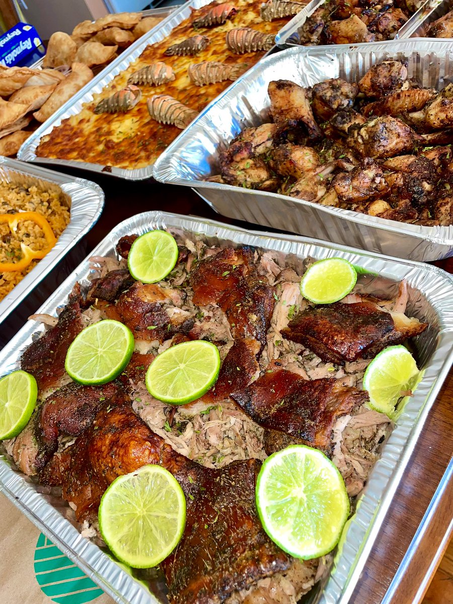 Miisssliz's tweet image. Let me handle your Thanksgiving this year 🤎🧡 #Catering