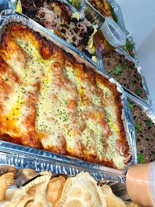 Miisssliz's tweet image. Let me handle your Thanksgiving this year 🤎🧡 #Catering