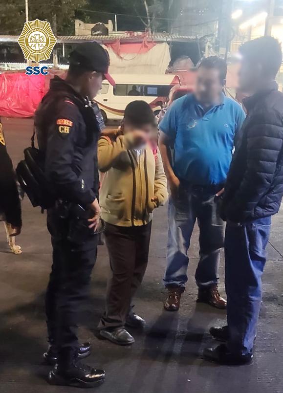 #TarjetaInformativa | Personal de la <a href="/PBI_SSC/">PBI_SSC</a>, de la #SSC, que realizaba trabajos de seguridad y vigilancia en el #CETRAM #IndiosVerdes, hicieron contacto con un menor de edad que se encontraba sin la compañía de un adulto.

Al aproximarse, los policías bancarios iniciaron una