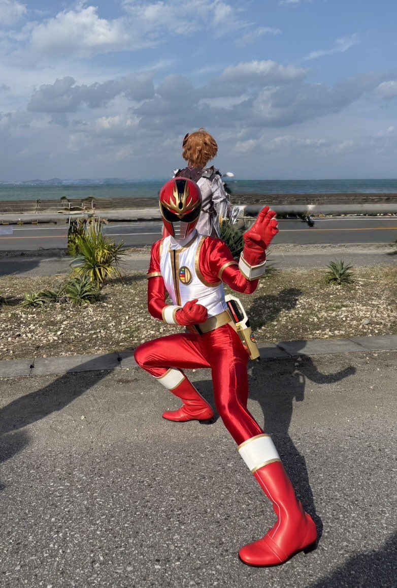 こちらは友人から🔥🐉
この角度からの撮影と距離具合、1番当時のテレビの切り抜きっぽくなってて好きなヤツ
背景頑張って消せるとこまでは消したけどこれで限界(T ^ T)笑

#うるハロ