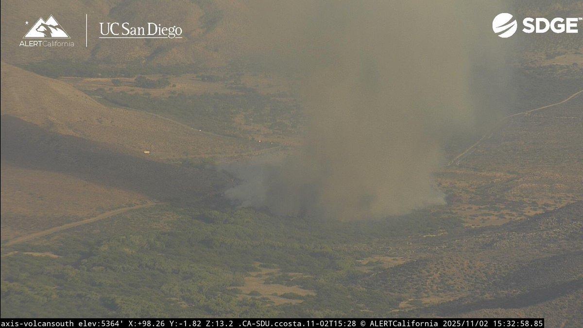 DanielFireTruck's tweet photo. #ScissorsFire The Fire is 25 acres, still Moderate Rate of Spread, no Evacuations at this time. https://t.co/toAN5qDb8c