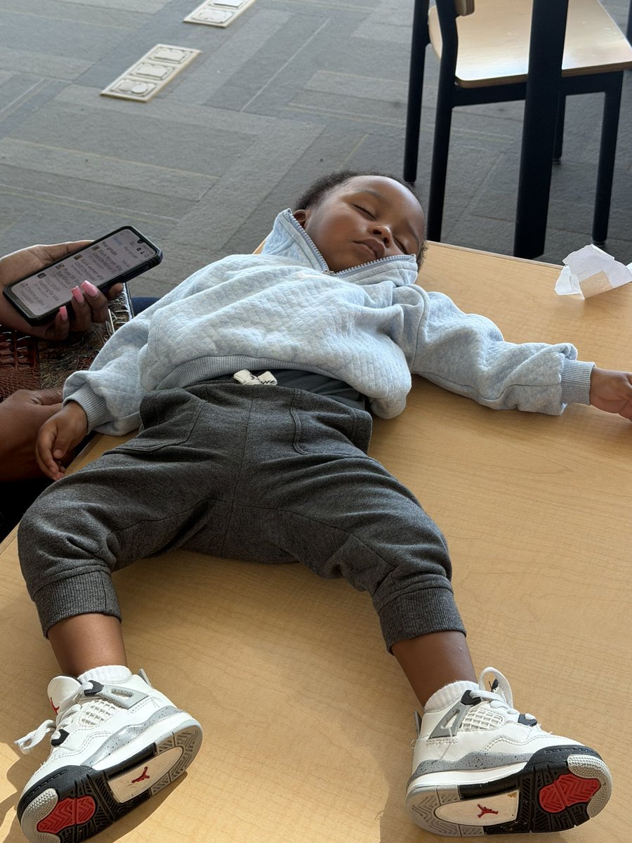 MaizeWarrenJr's tweet image. Youth Church was so good, it took ALL his energy! 😂🙌

#LCbabies #ChurchFlow @TanethiaWarren