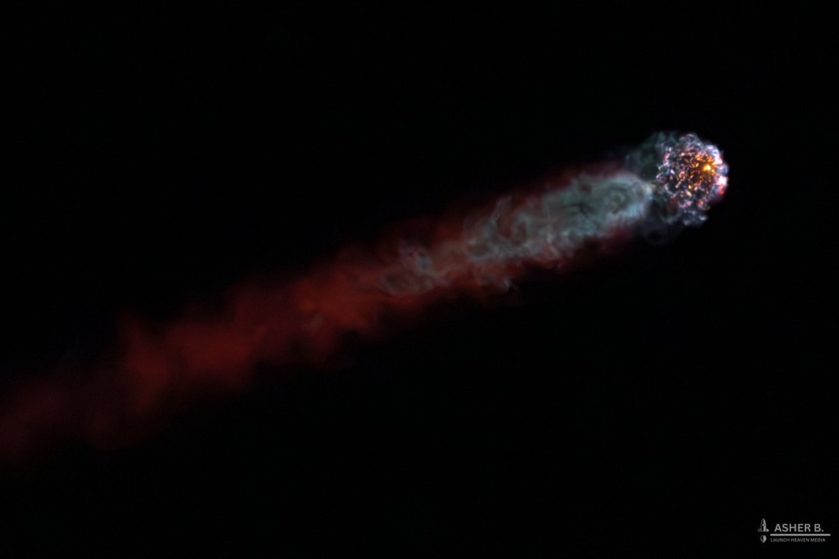 Some extra photos from all phases of ascent during last night's Bandwagon-4 mission. There's a lot of detail on these photos, so feel free to zoom in and take a closeup look!