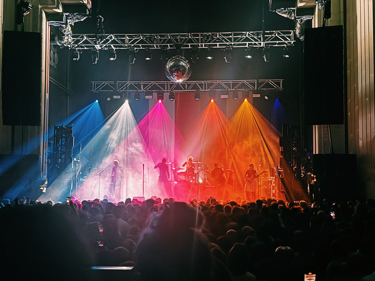 gilly 🪐 tweet media