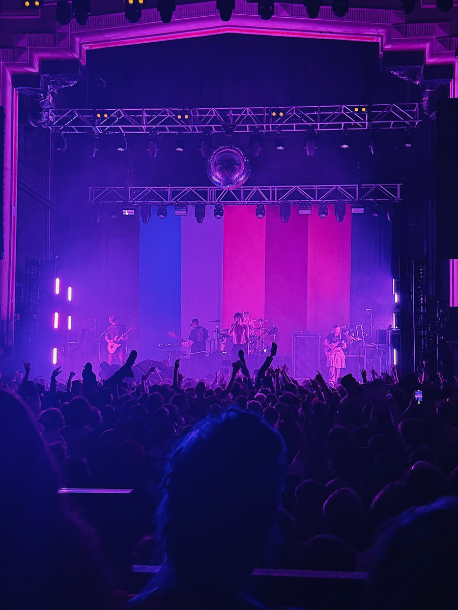 gilly 🪐 tweet media