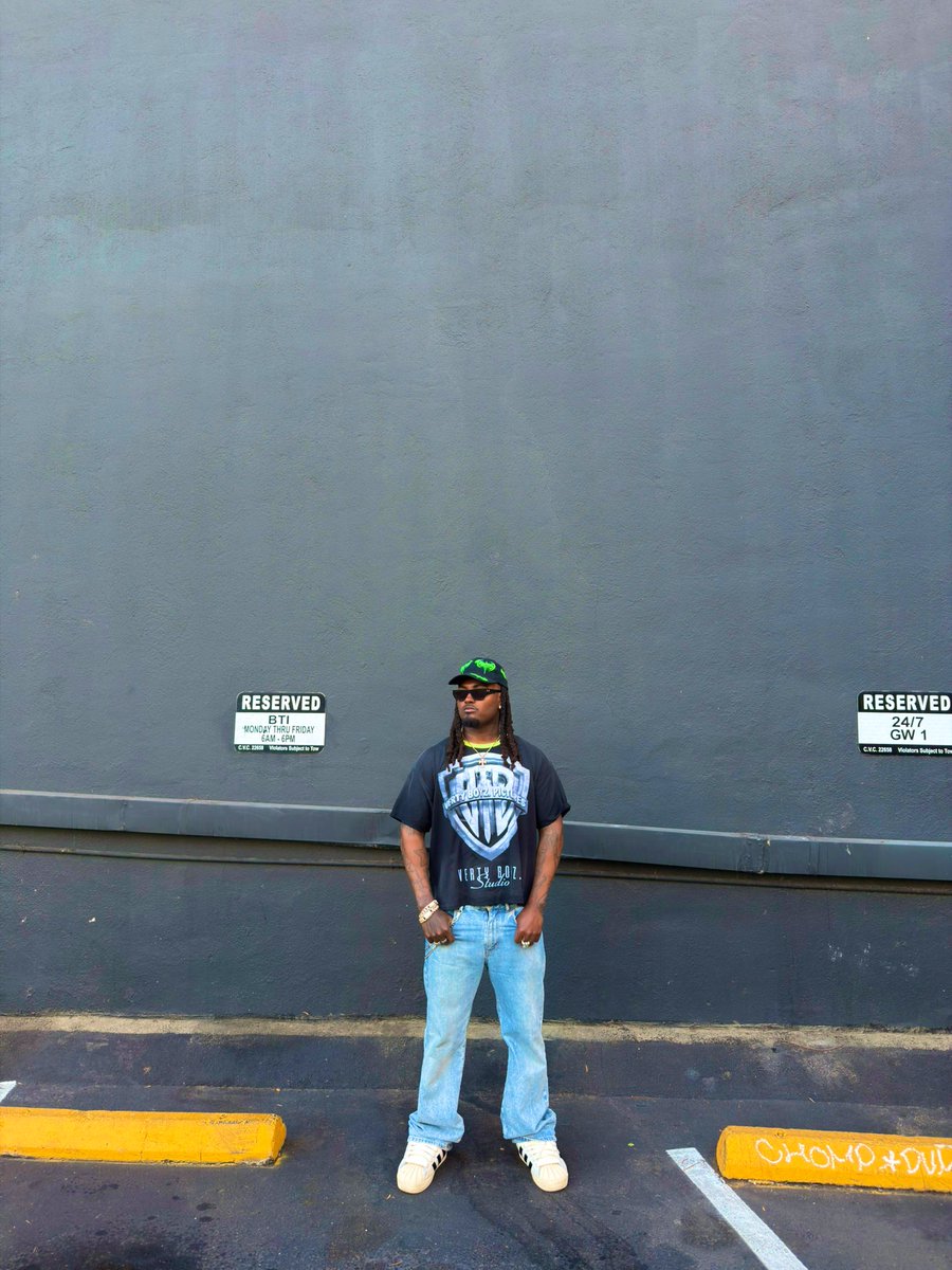 GʟᴏʀʏBᴏʏ tweet media