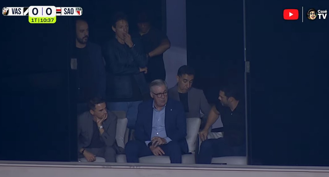 Ancelotti vendo o jogo