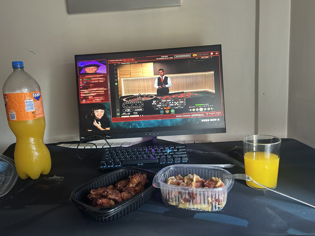 Asi da agusto cenar <a href="/Ryux_99/">Ryux</a> a tutiplens 😍