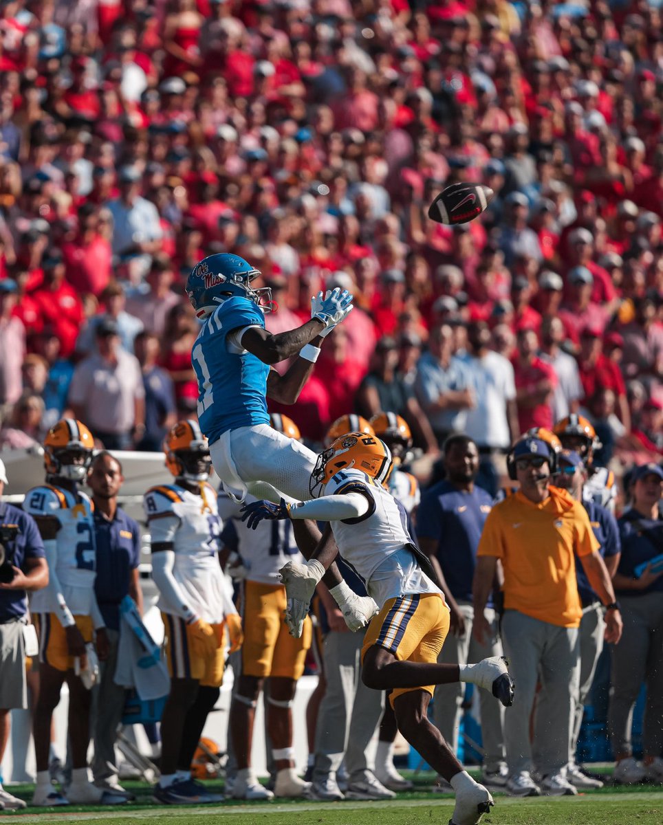 Deuceisloose3's tweet image. 🦈🦈🦈🦈