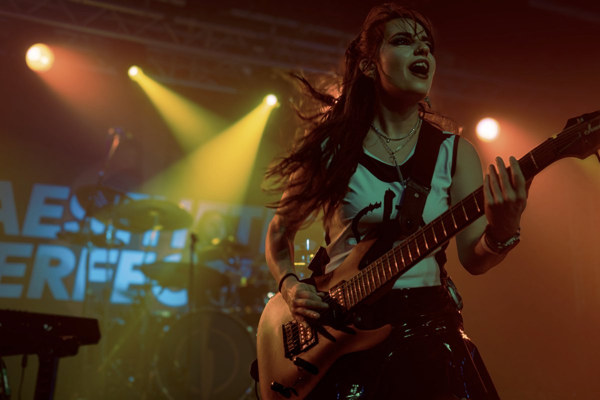 Aesthetic Perfection - Leipzig, Hellraiser Oct 28th, 2025

It's Tuesday, rainy and just a day like every other.
Well, not exactly. It's the first day of Aesthetic Perfection's "We Bring the Beat" tour.

Even though the concert starts off with "Bad Vibes", the show is far from