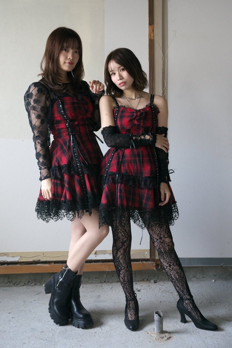 2025.11.02 てらずま撮影会　
廃墟スタジオにて
モデル：てらたぬ。、東しおり
#ポートレート #portrait 
#カメラ好きな人と繋がりたい
#モデルポートレート