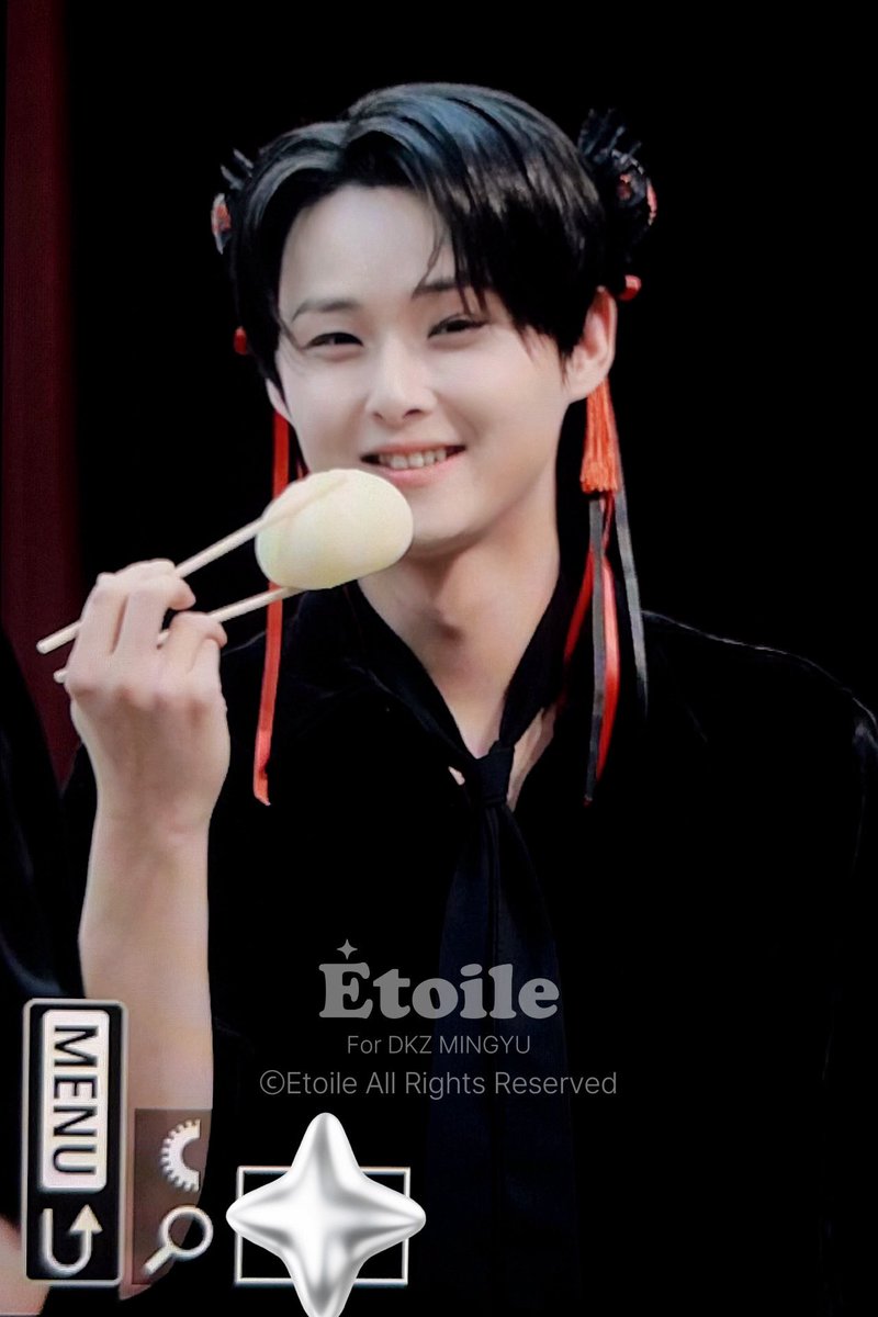 Mon_etoile_Jeon's tweet photo. 251102 사운드웨이브 Pre.

🥟🥢

#전민규 #민규 #MINGYU #DKZ https://t.co/6cF8zXXm05