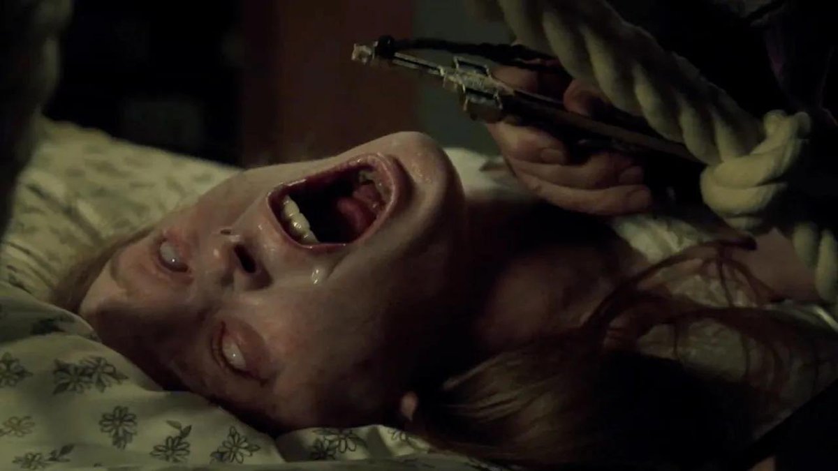 EnElCentralPerk's tweet photo. Otra película de exorcismos que bebe de los clásicos y que no inventa nada nuevo. Una pena, por que su director (David Midell) dirige aquí su segunda película donde baja mucho el nivel tras la estupenda ‘El asesinato de Kenneth Chamberlain’. https://t.co/MBk71L96Yx
