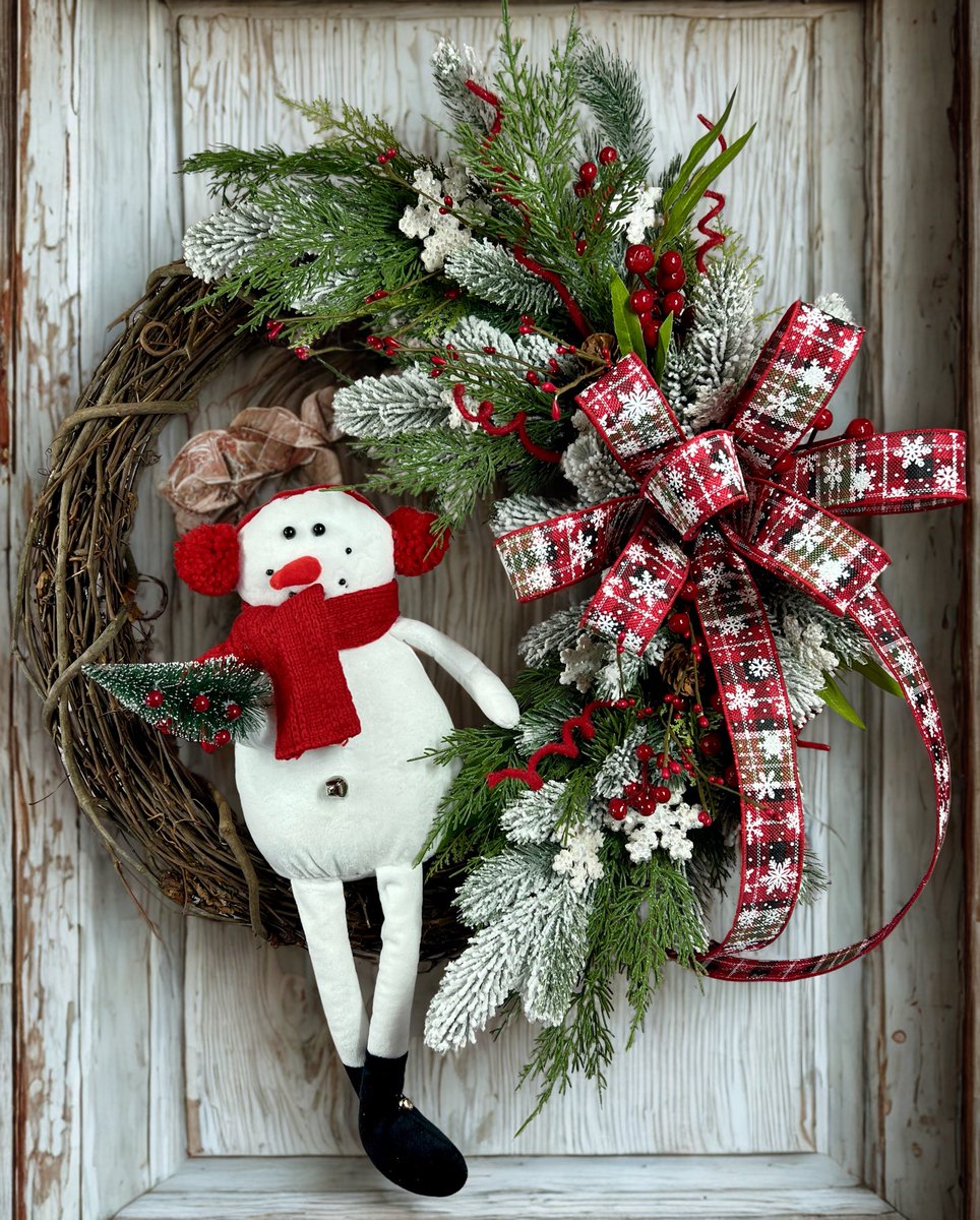 ✨ New Holiday Arrivals! ✨
Fresh from Let Me Get the Door Decor and headed to the Etsy shop tonight! 🎄

From elegant gold and copper shimmer to cozy woodland charm — there’s something for every holiday style. Whether you love the sparkle of “Believe” in gold, the natural beauty