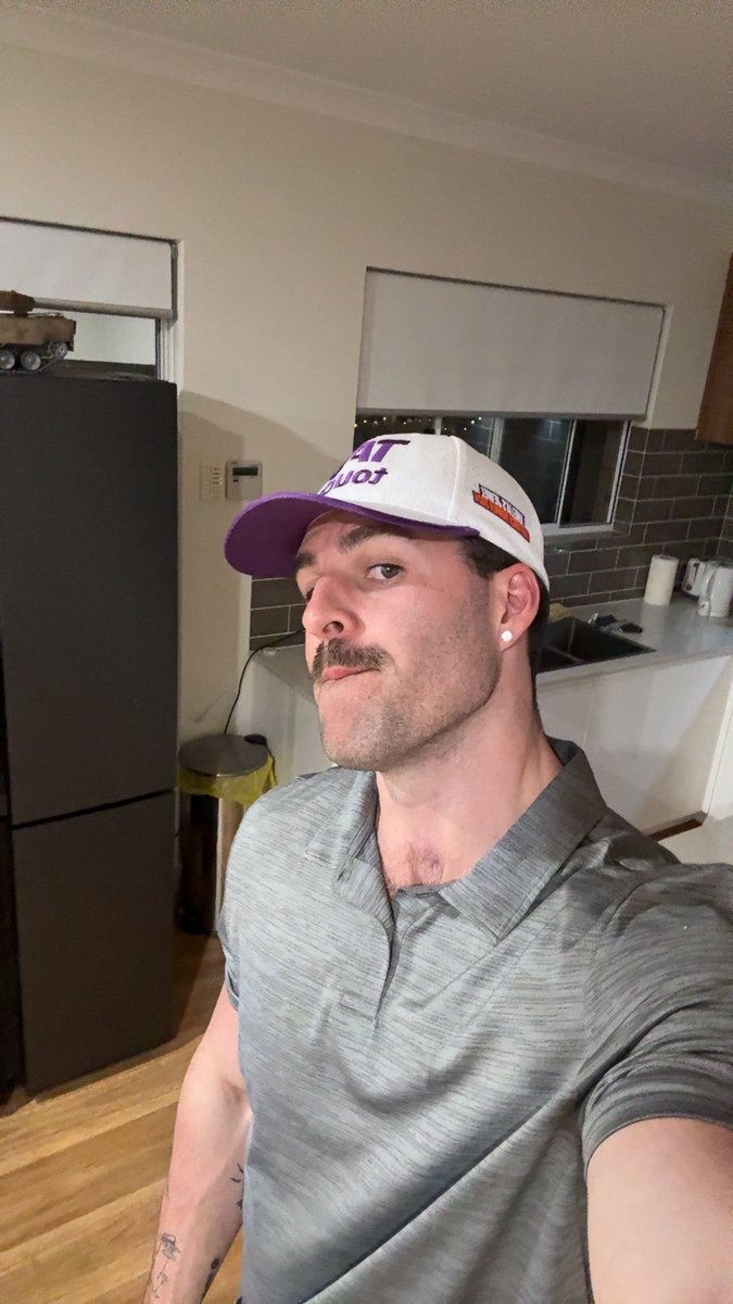 kaleb_michalak's tweet image. Hat or no hat