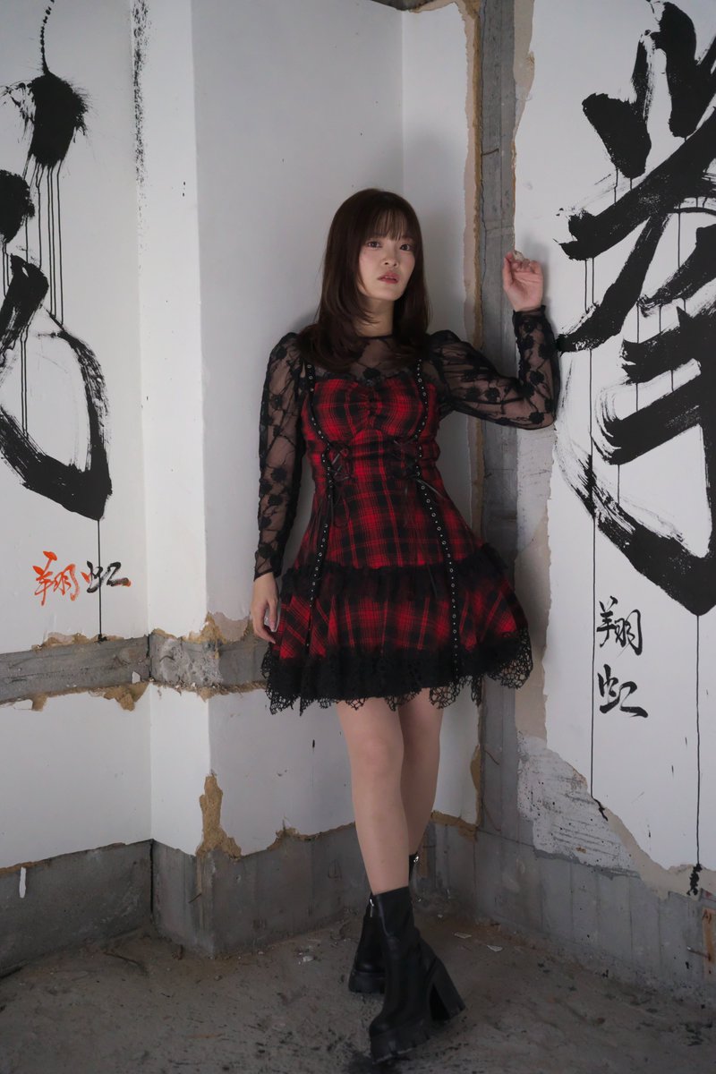 2025.11.02 てらずま撮影会　
廃墟スタジオにて
モデル：てらたぬ。
✻廃墟っぽく露出をアンダー目に撮影しています。
#てらたぬ
#ポートレート #portrait 
#カメラ好きな人と繋がりたい
#モデルポートレート