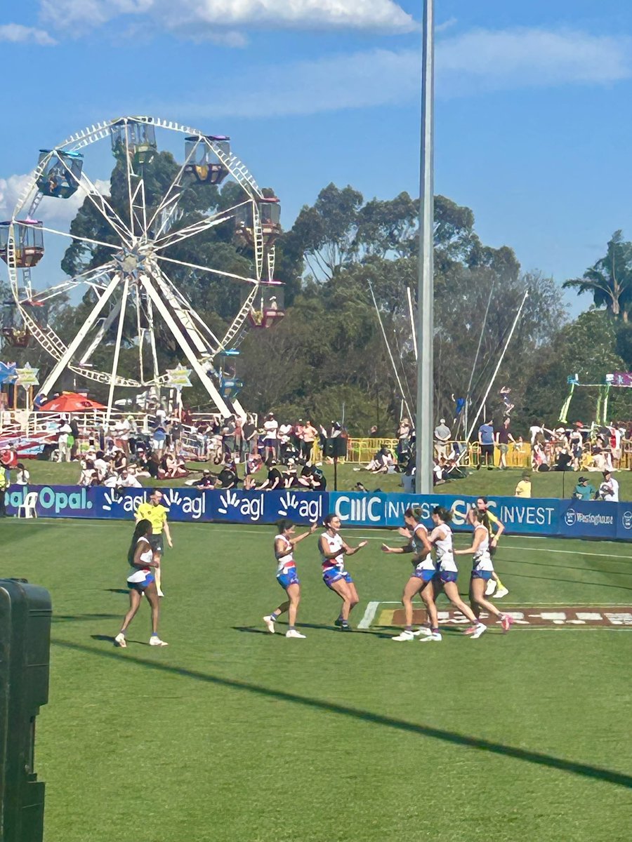 bronkilks's tweet photo. What a great win by the girls yesterday- a strong finish to the season and building foundation for the next couple of years 🙌🏻 @BulldogsW @aflwomens https://t.co/viKi7S4iEA