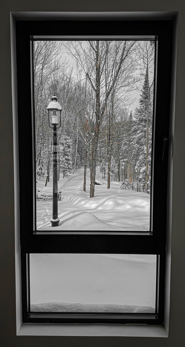 mattfunkk's tweet image. Looking for Christmas decoration advice. What do o put on my lamppost!?