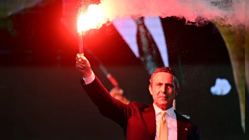 BerlinerFener's tweet photo. Enkaz değil hoca bıraktı.
Enkaz değil takım bıraktı.
Enkaz değil para bıraktı.
Enkaz değil mücadele bıraktı. https://t.co/aQsyOHliHT