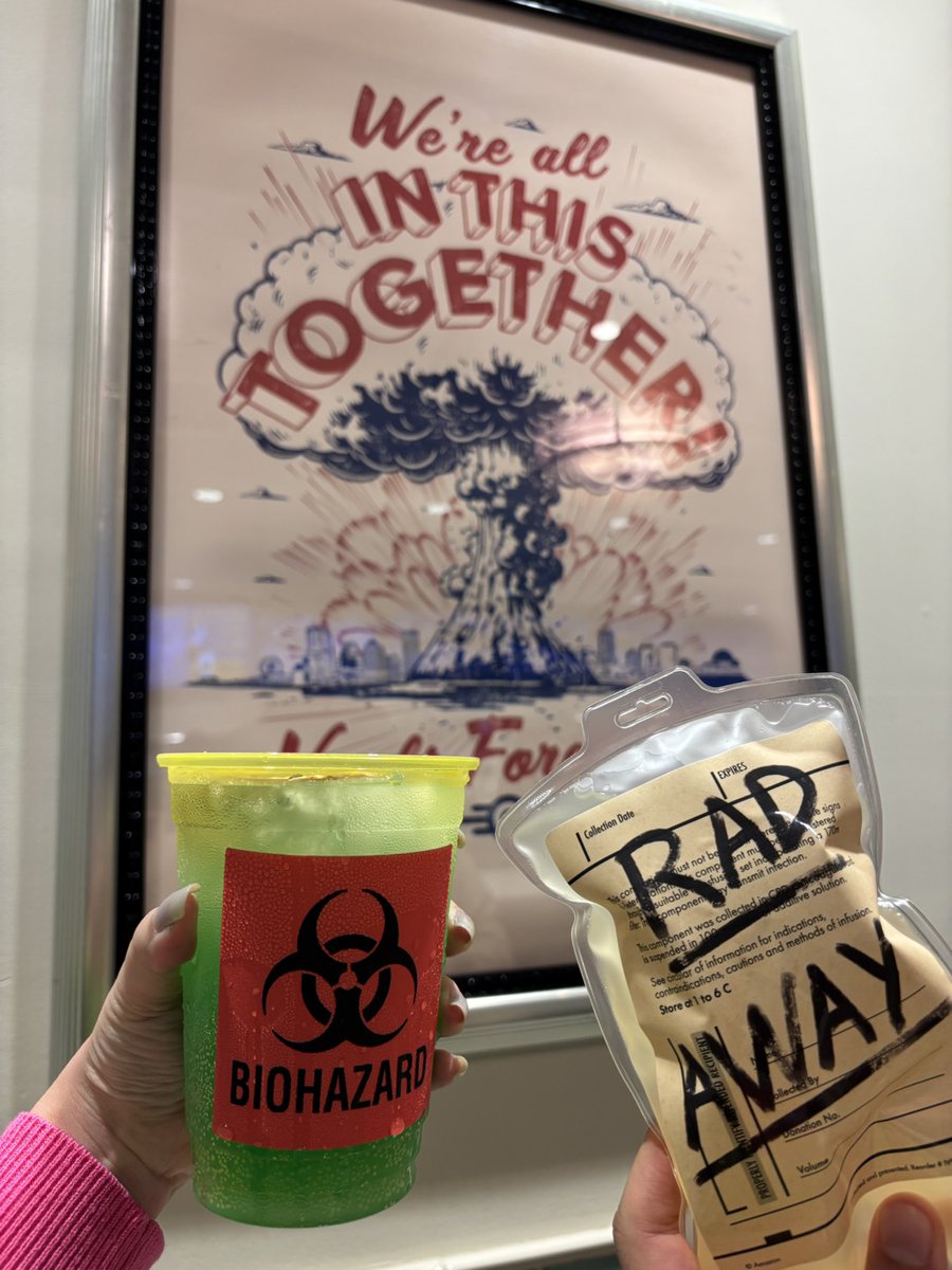 himawaricopter's tweet image. another fun Halloween Horror Nights at @UniStudios!

@Fallout Vault Dweller cosplay shipped too late so I made a backup wastelander outfit out of old clothes 🤠