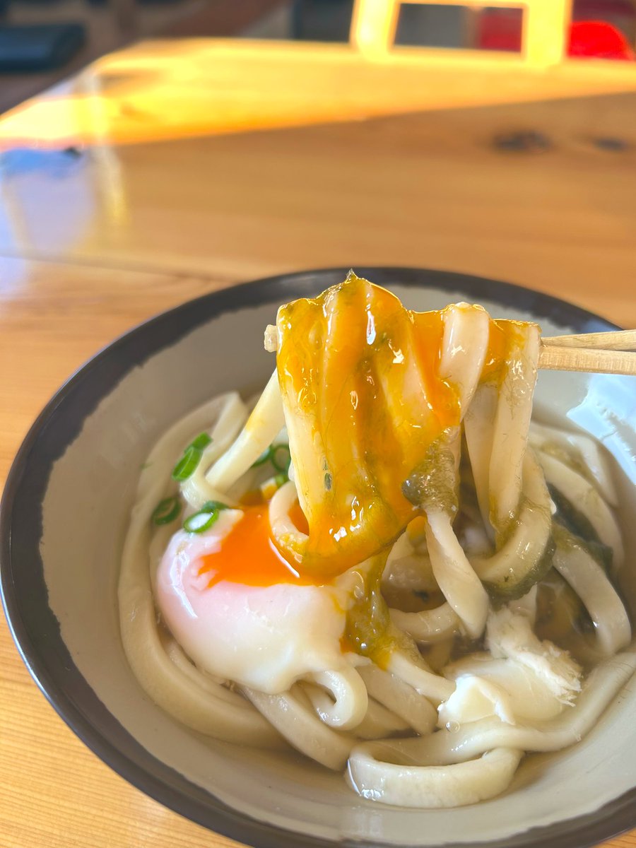 おはようございます！

さて連休最終日✨
『とろこん月見』たくさんご注文いただきありがとうございます☺️
圧倒的に温玉が選ばれる！！
生たまごよりやや濃くまろやかな感じになります。
お出汁までどうぞ🙌✨
今日は㊗️ですがよくリクエストいただく野菜のおかず用意しました💕

 #山もり