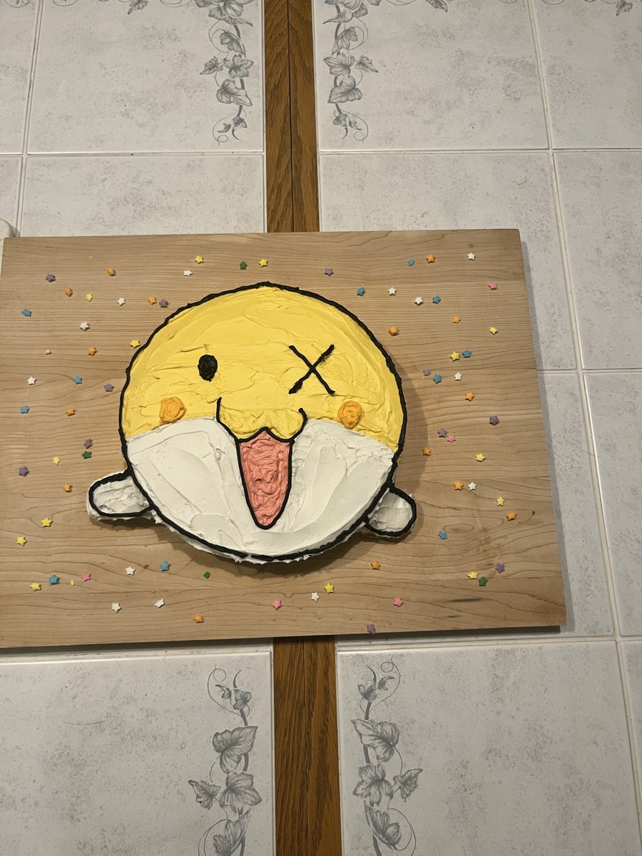 Calling2M's tweet image. Been really enjoying watching Gigi Murim this year and no matter how much older I get, my mom always insists on making a cake, which gave me a fun idea! Happy birthday to me! 

#rkggk