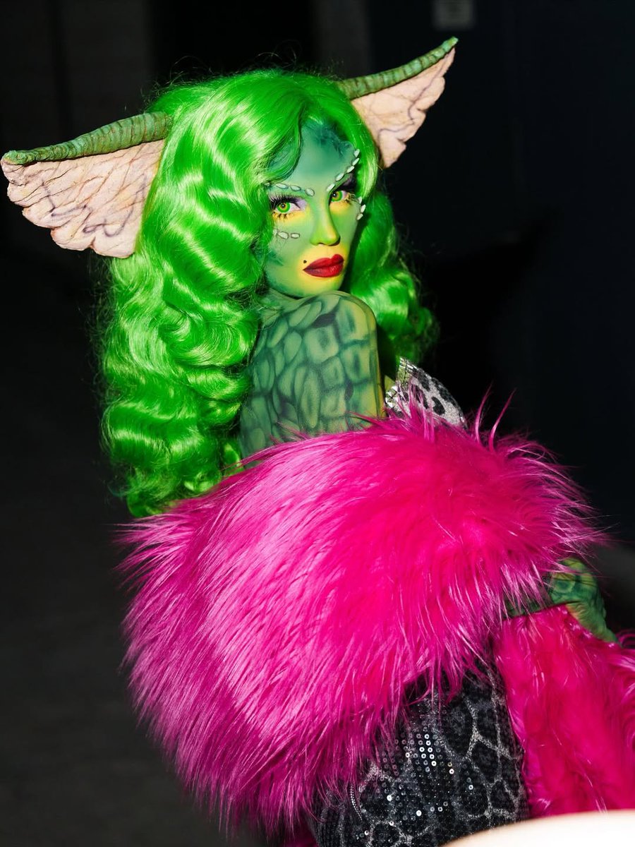 Tus artistas favoritos no nos defraudaron con sus increíbles disfraces de este año 👻🕸️

¡Se lucieron! 🤭

¿Ya sabes cuál fue tu favorito? 👀🏵️

#RadioDisneyMéxico #Disfraces #Halloween #DíaDeMuertos