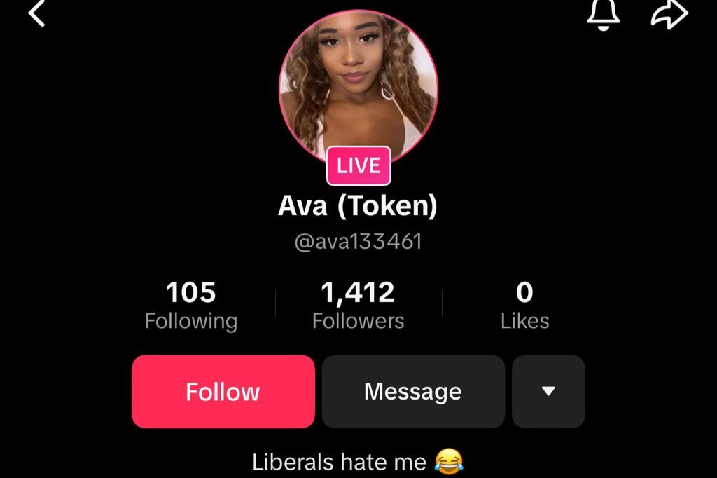 FIGHTZFACE's tweet image. Anybody that knows who this women is report her to the police she likes to come after minors on TikTok she is a black lady but claims to be white she is mentally ill and should not be on the streets.#algorithm