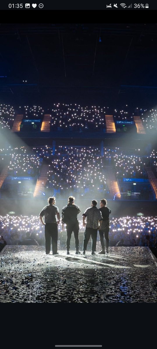 tbannitaa's tweet image. quiero para siempre que te quedes en mi mente y que me vuelvas a vivir