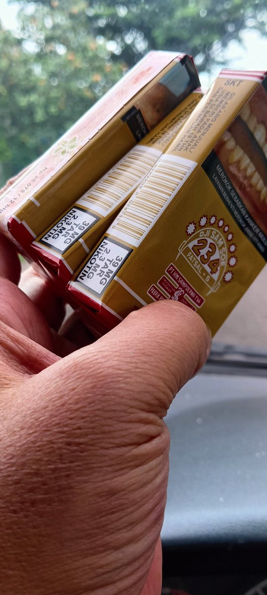 Guys, tadi pagi gw beli rokok 234, dapat kabar besok naik 500 rupiah dari Rp 20.000.- menjadi Rp 20.500.-

Apakah ini #PurbayaEffect juga ?

Selamat pagi penghuni Konoha ...

#AwalNovember2025