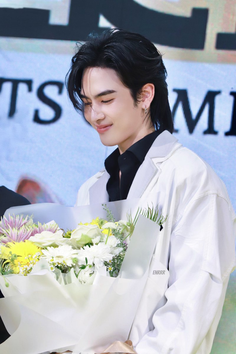 gorgiaps's tweet image. ดอกไม้ก็สวยสู้ลูกแม่ไม่ได้ 🙂‍↔️🐱

PERTHSANTA CMI PETMARTFAIR

#NekkoxPerthSantainChiangMai