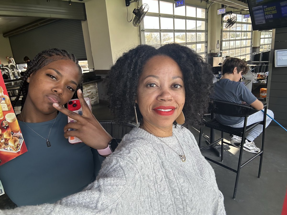 Moonk1102's tweet image. Another year around the sun! Grateful for life, lessons and new adventures!
#Grateful
#BeyondBlessed
#Chapter47