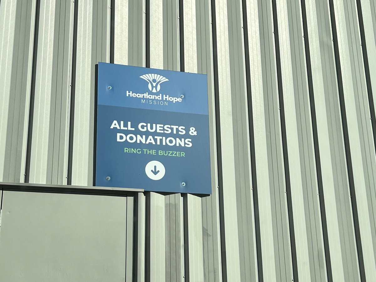 ProjAssistInc's tweet image. Got the opportunity to drop off over 60 winter coats at Heartland Hope Mission this past week. So thankful for all of those who have and continue to support our mission. Over 400 coats donated so far with 132 still in our inventory! We are still collecting too! #Thankful #Blessed