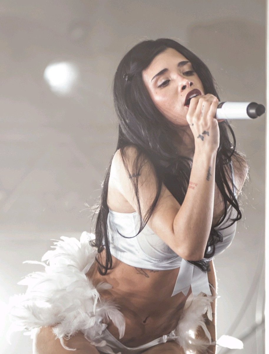 Nessa Barrett Craves (@nessacraves) on Twitter photo 