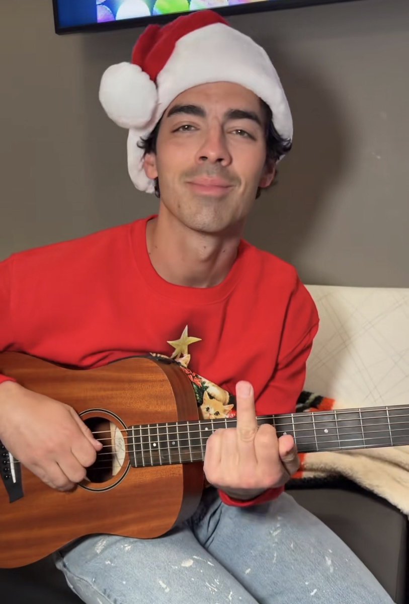 Joe is the only person that can flick me off and give me butterflies at the same time 😋