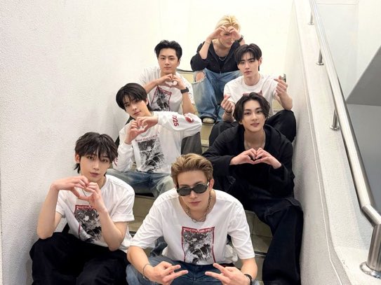 1 RT/REPLY = 1 VOTE. Vote now!

I vote for #ENHYPEN #2025MAMAVOTE