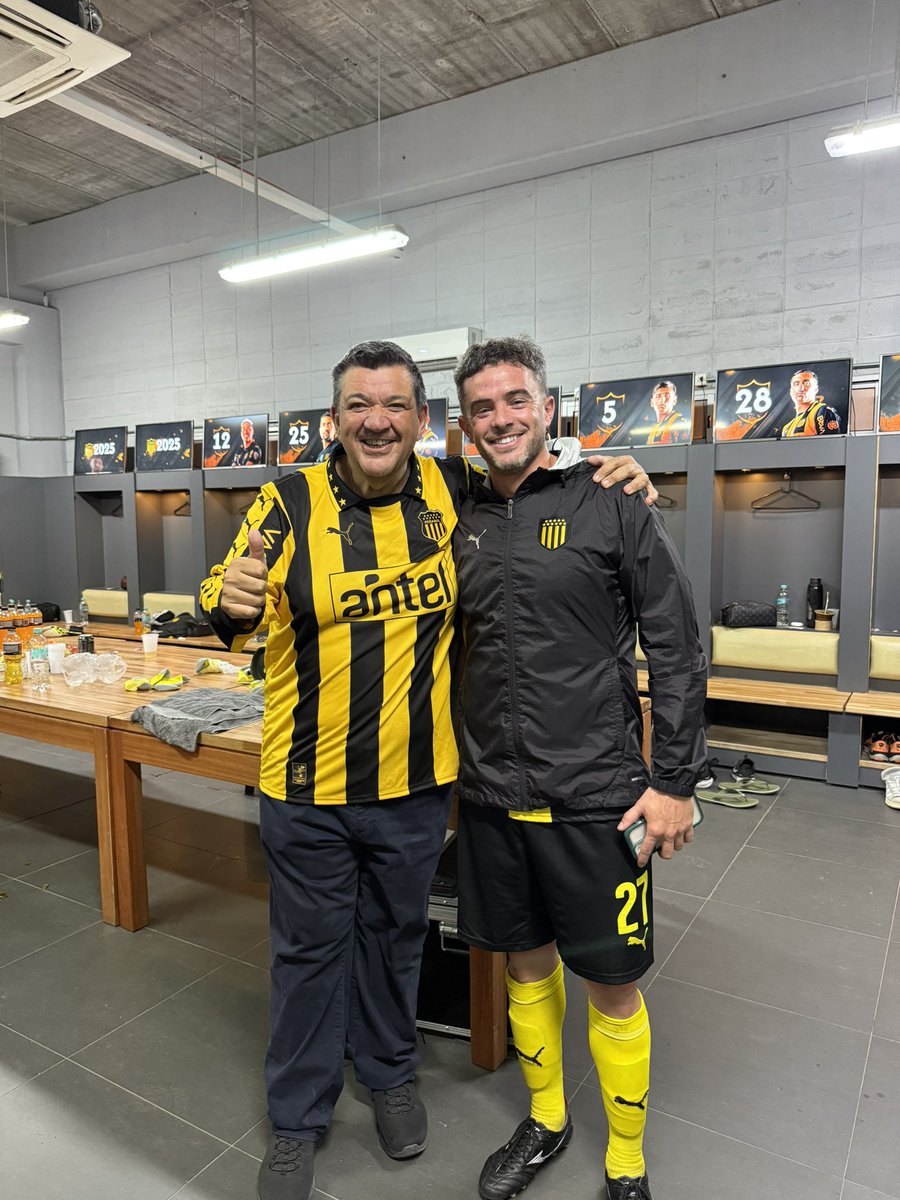 Gordos ... eran los de antes !!! La copa está en la vitrina . Peñarol Peñarol !!!