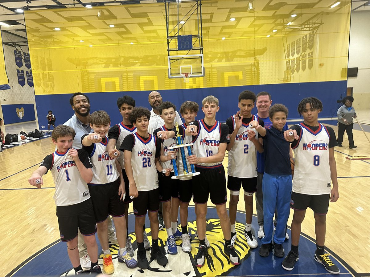 echoopers's tweet image. Hoopers 2030 Coached by Jay Bradley &amp;amp; Don Campbell win the Shots Up Fall League Championship!