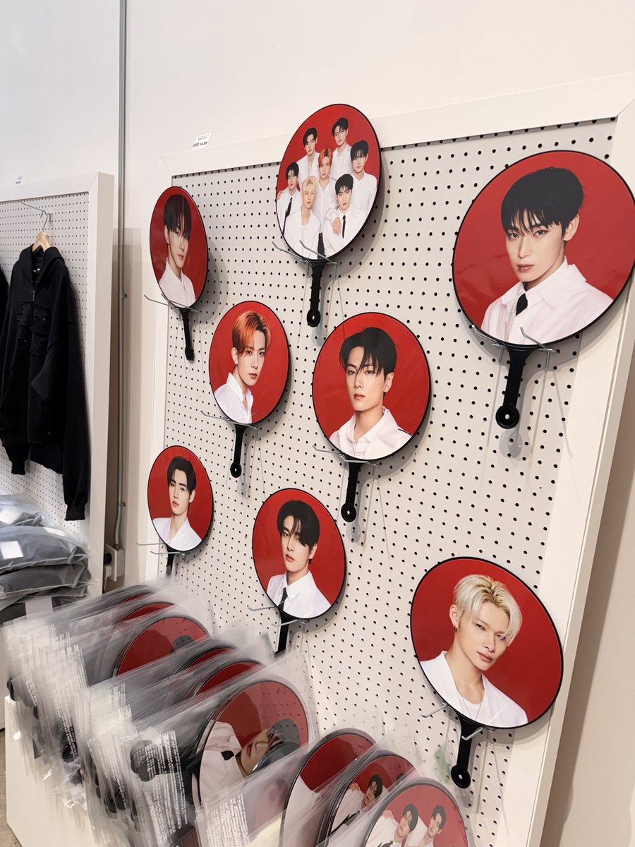 1ndymynt's tweet photo. I just went to ENHYPEN Pop-up store in LA and they still have a lot of stuff available! here's the price list (price is not included tax 9.75%) hope this helps 😉
#ENHYPEN #엔하이픈 #ENHYPEN_POP_UP https://t.co/qrorz6QXzU