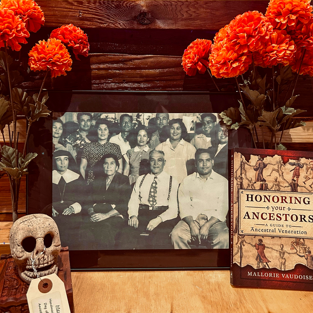 MLHouseofVoodoo's tweet photo. Día de los Muertos, or Day of the Dead, is a vibrant Mexican tradition celebrated mainly on November 1 and 2. Rooted in ancient practices of ancestor veneration, it blends Indigenous and Catholic customs to celebrate the ongoing bond between the living and the dead. https://t.co/CLbXtbuhaD