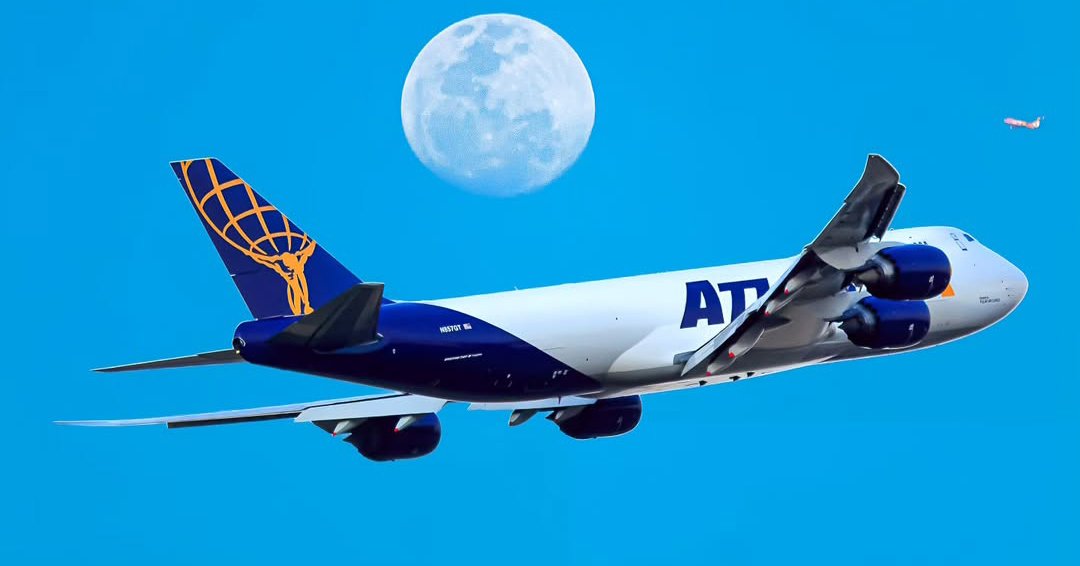 AtlasAirWW's tweet image. Fall back and enjoy an extra hour! ⏰🌙 As we adjust our clocks, Atlas continues to connect businesses, communities, and opportunities across the globe. ✈️💙 #AtlasAir #StrengthInFlight #GlobalConnections